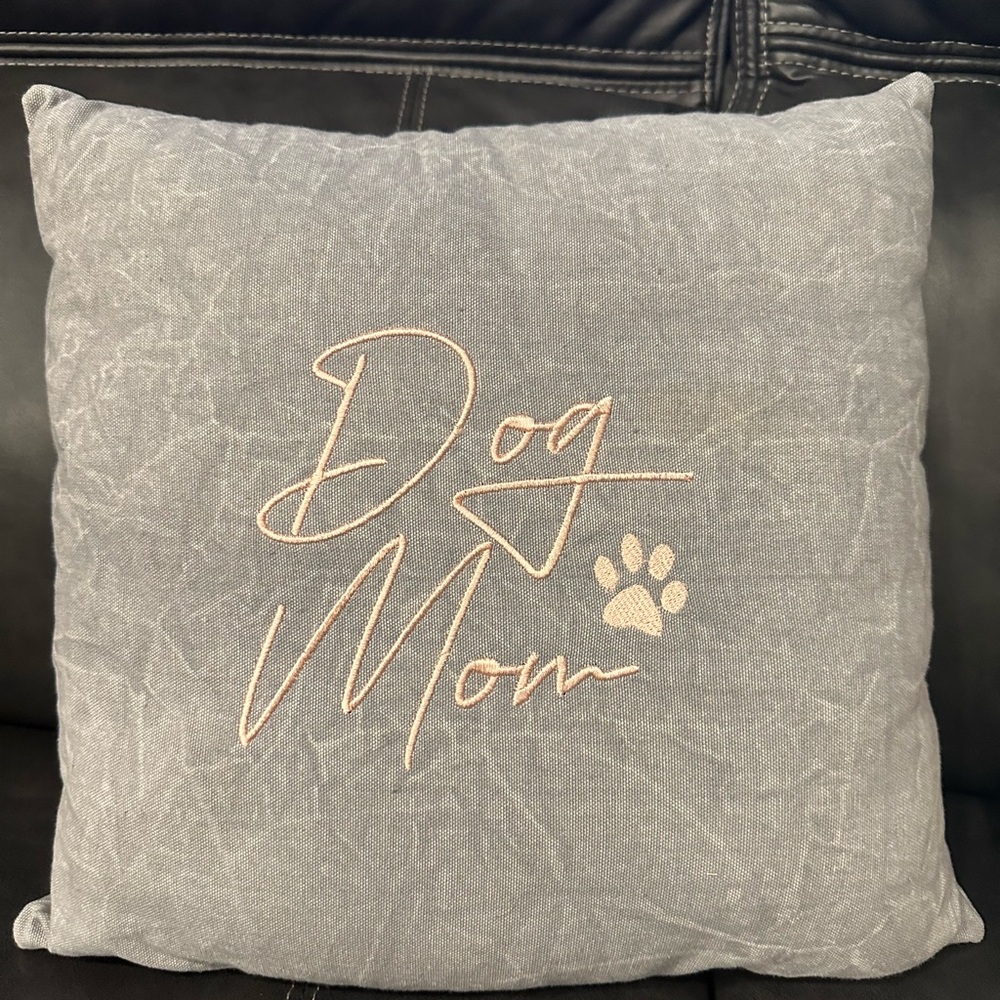 Gray 'Dog Mom' Throw Pillow